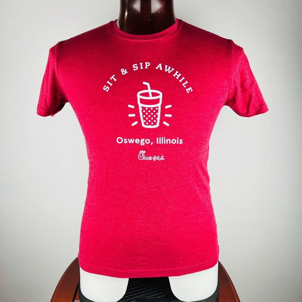 Chick-fil-A Oswego Illinois Sit & Sip Awhile Small T-Shirt Shirt